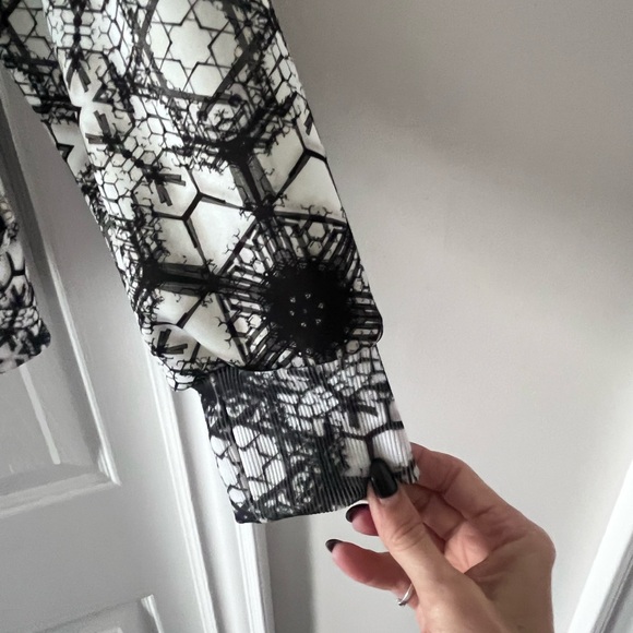 Burton wind/rain full zipper athletic jacket - Picture 3 of 6